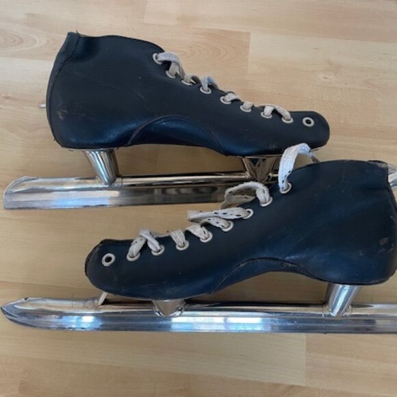 Ladies size 7 / 37eu Speed Skates / Reachers - Picture 1 of 1